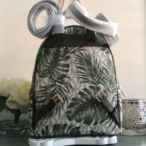 ❌SOLD❌ PALM PRINT PVC ABBEY MEDIUM BACKPACK - Picture 7 of 8